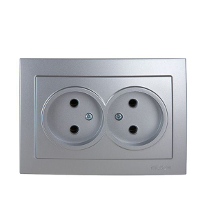 NILSON Two-Gang Socket-S